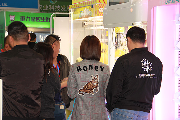 立而方剪刀机礼品机