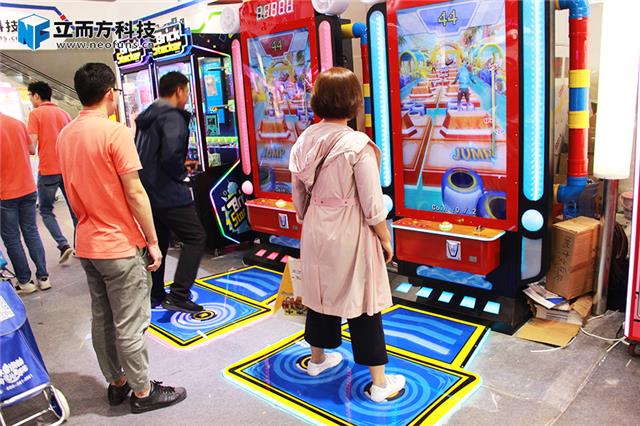 立而方勇闯三关游戏机