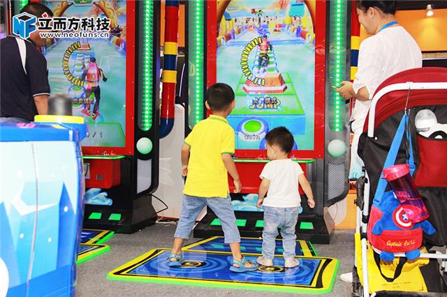 立而方勇闯三关游戏机